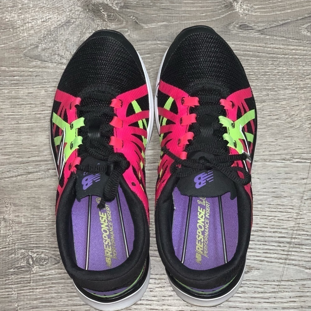 New balance response women’s running shoes - Picture 4 of 8